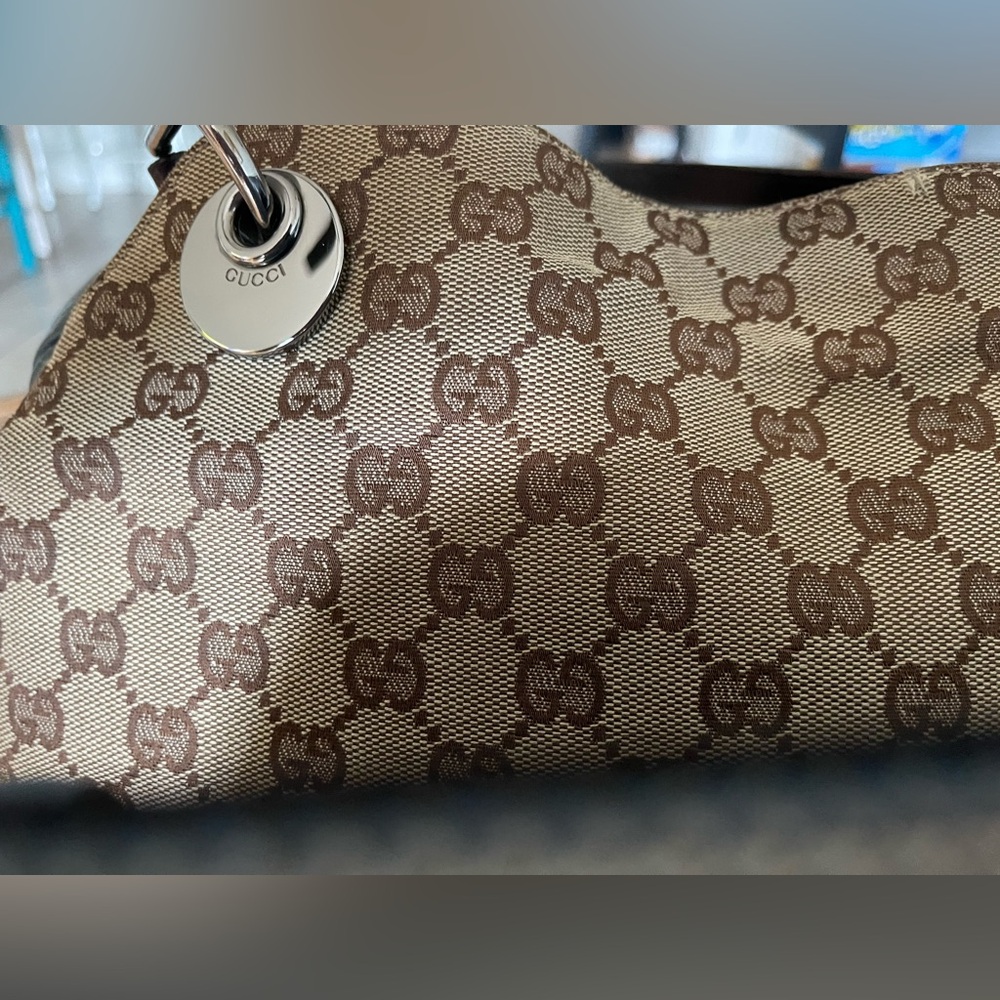 Authentic handbags . - Picture 5 of 6